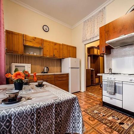 Apartments Near The Church Of Olga And Elizabeth Lemberg Exterior foto