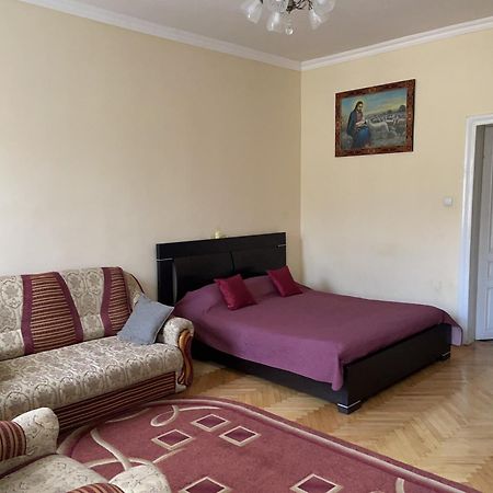 Apartments Near The Church Of Olga And Elizabeth Lemberg Exterior foto