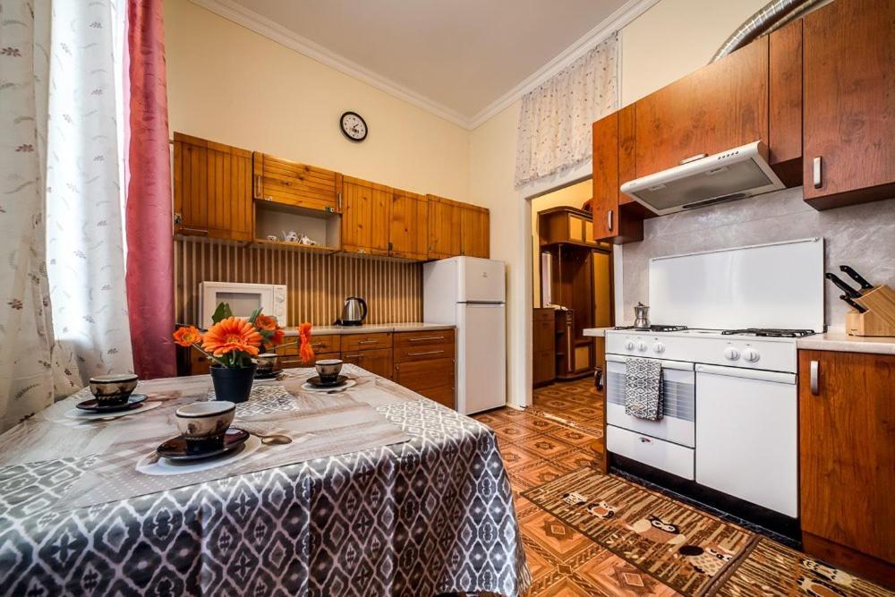 Apartments Near The Church Of Olga And Elizabeth Lemberg Exterior foto